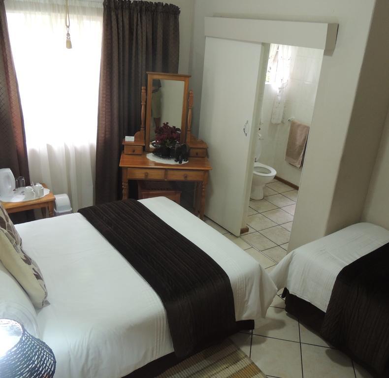 Rita'S Guesthouse Cc Vryheid Exterior foto