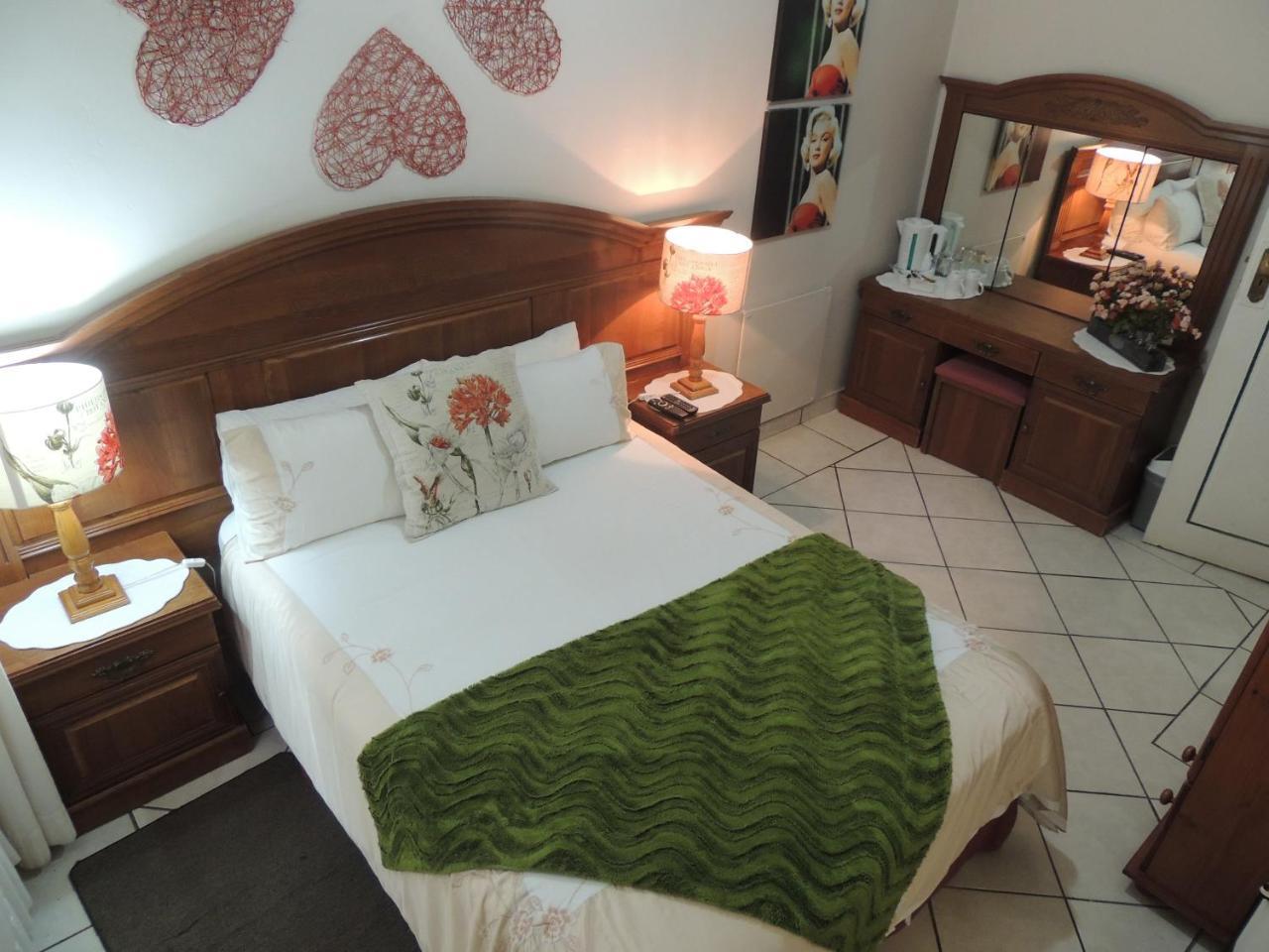 Rita'S Guesthouse Cc Vryheid Exterior foto